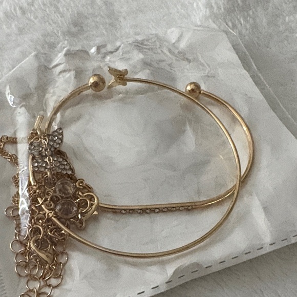 Elegant Gold Bangle Bracelet Set - Picture 2 of 2